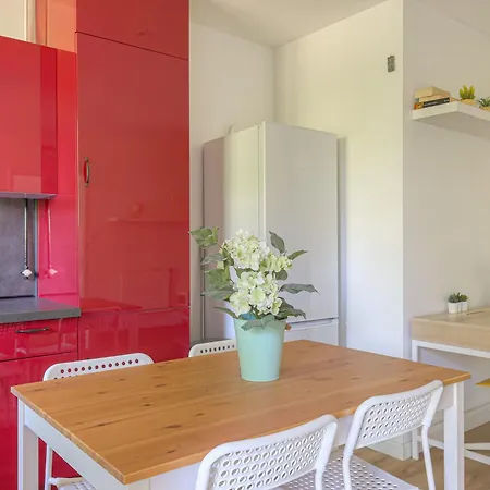 Joli A Avec Parking Et Jardin *