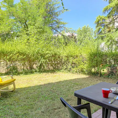 Joli A Avec Parking Et Jardin